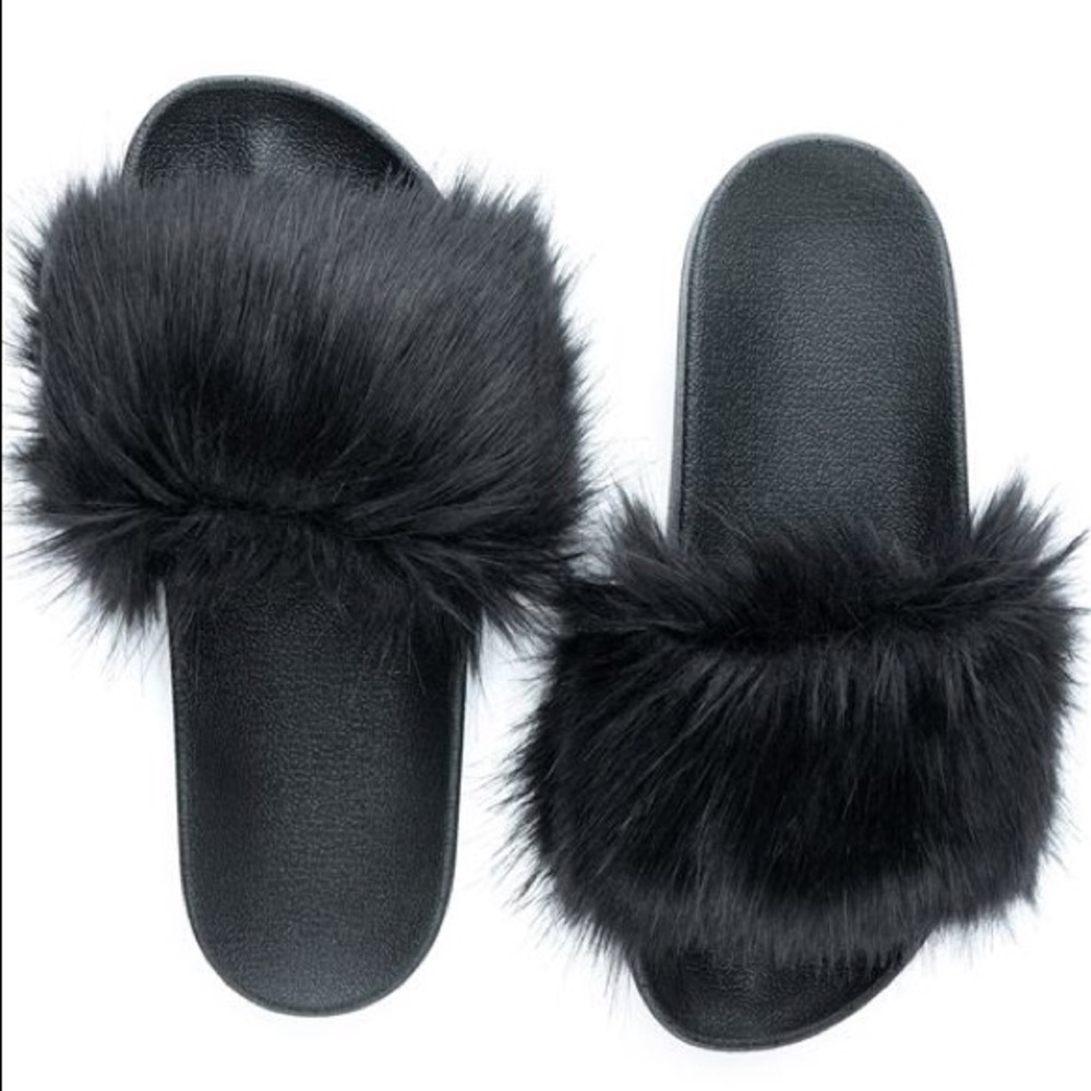 Super cute Black fur slides